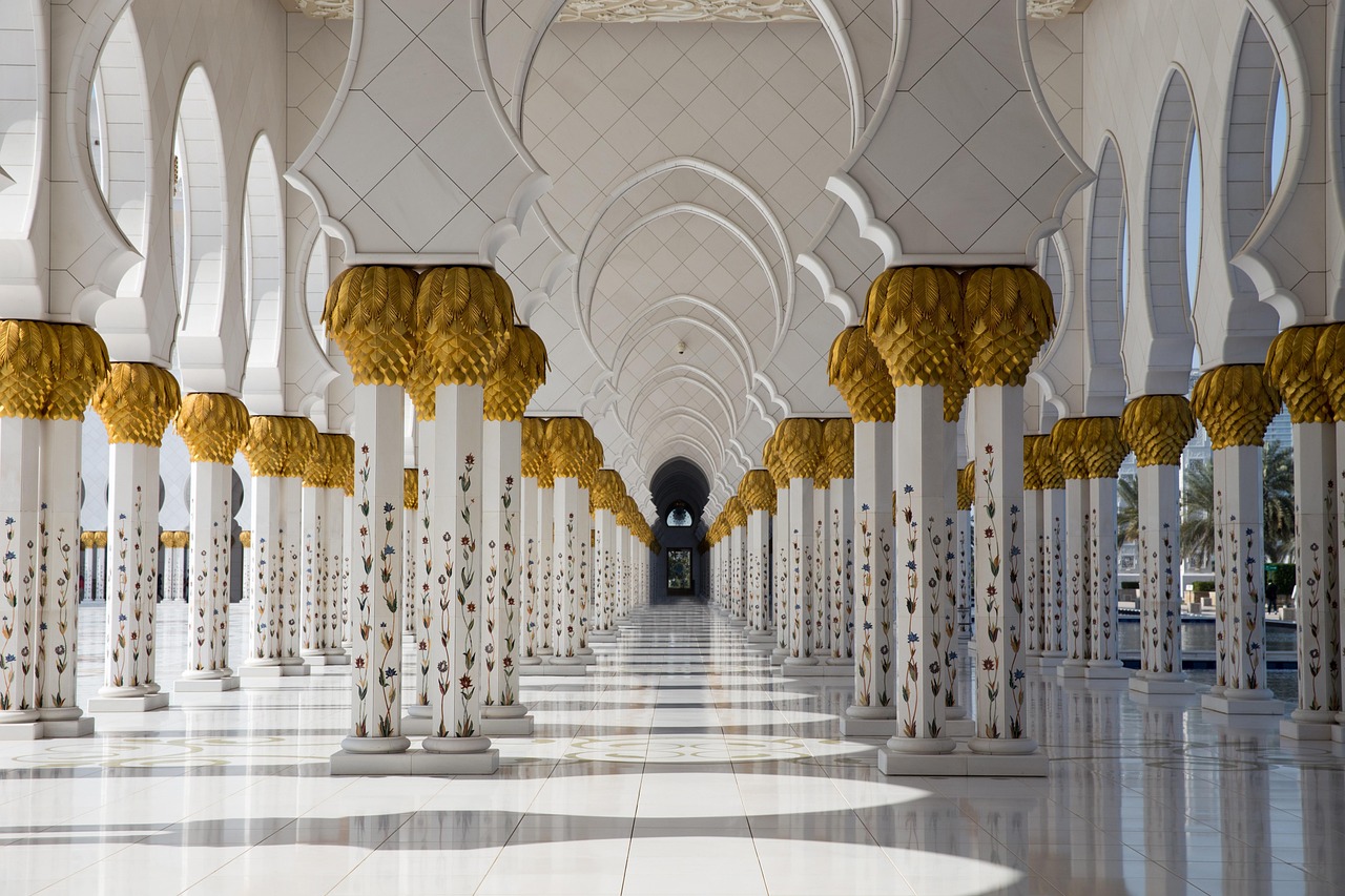 Flights to Abu Dhabi (AUH) - Grand Mosque - book airline tickets